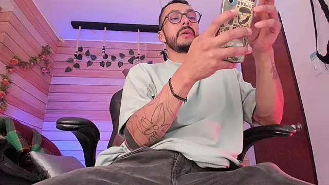 Tom cooper  online show from 03-07-25, 01:18