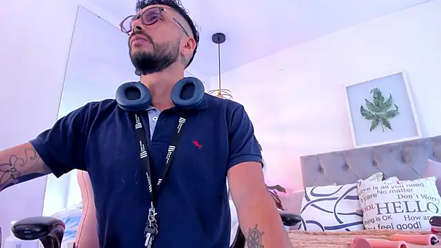 Tom cooper  online show from 11-08-25, 12:27