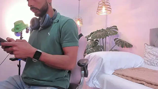 Tom cooper  online show from 11-21-25, 01:21