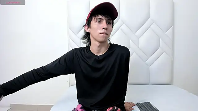 Snapshot of JeanRam18 chatting on 09-12-25, 07:58 JeanRam18 online show from 09-12-25, 07:58