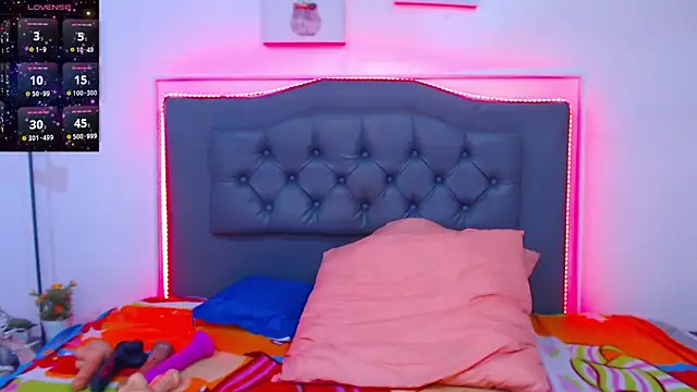 candy lux  online show from 04-16-26, 10:23