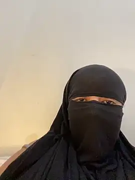 Snapshot of Barbyxhot chatting on 02-15-26, 04:25 Barbyxhot online show from 02-15-26, 04:25