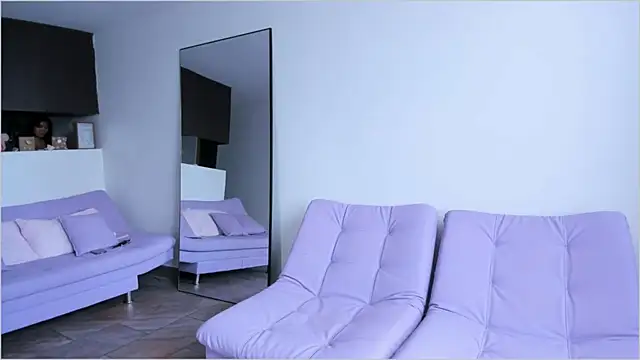 Lauren A online show from 09-17-25, 03:35