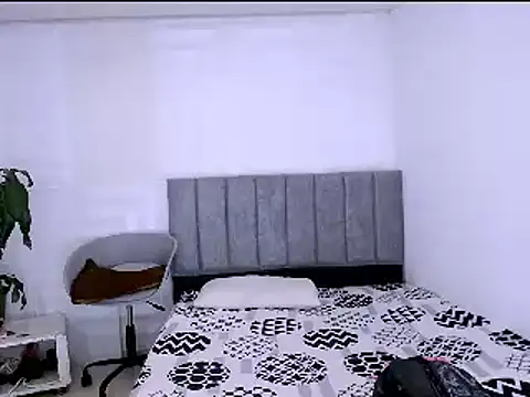 Snapshot of nataly_red chatting on 12-22-24, 03:22 nataly red online show from 12-22-24, 03:22