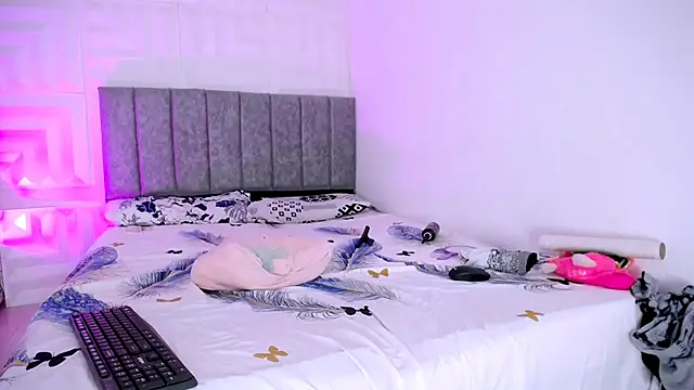 Snapshot of nataly_red chatting on 03-14-25, 10:27 nataly red online show from 03-14-25, 10:27