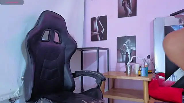 Snapshot of karla_cutesweet chatting on 11-16-25, 10:54 karla cutesweet online show from 11-16-25, 10:54