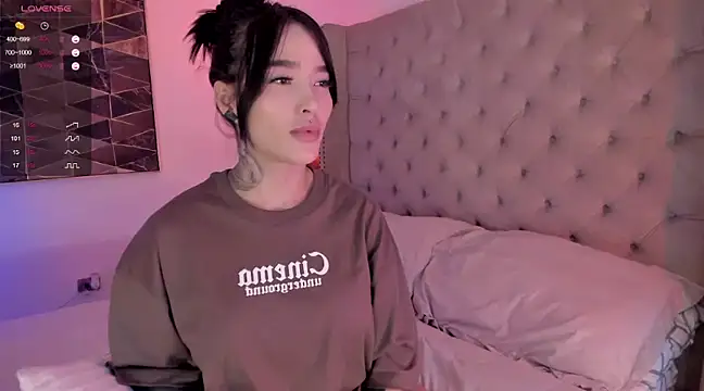 Snapshot of vangie_ chatting on 12-10-24, 03:52 vangie online show from 12-10-24, 03:52