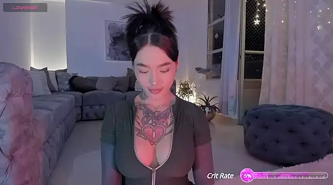 Snapshot of vangie_ chatting on 12-13-24, 11:28 vangie online show from 12-13-24, 11:28