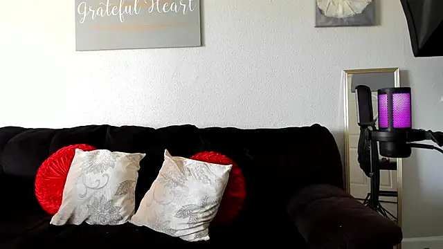 yiauana online show from 03-12-25, 09:03