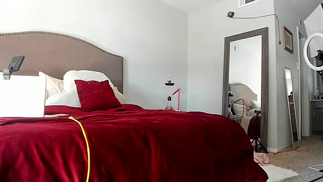 yiauana online show from 09-28-25, 05:29