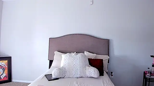 yiauana online show from 10-18-25, 07:14