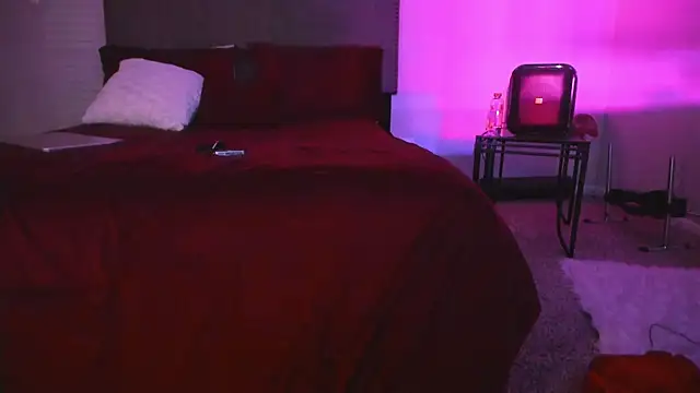 yiauana online show from 11-19-25, 03:06