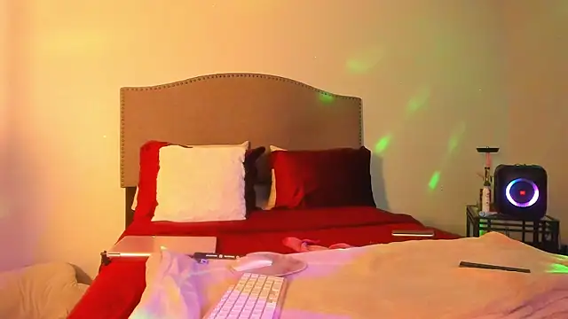 yiauana online show from 12-01-25, 03:22