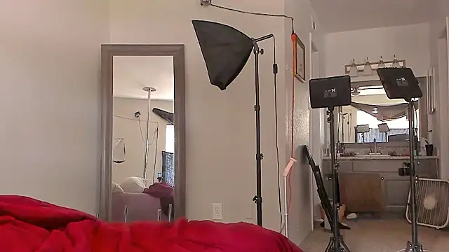 yiauana online show from 03-25-26, 06:47