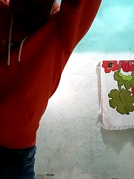 Snapshot of crowten chatting on 11-26-25, 02:51 crowten online show from 11-26-25, 02:51