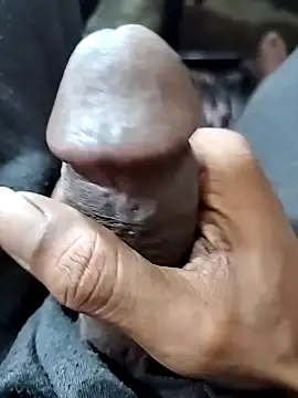 Snapshot of BadBoySmoker7070 chatting on 11-16-25, 08:36 BadBoySmoker7070 online show from 11-16-25, 08:36