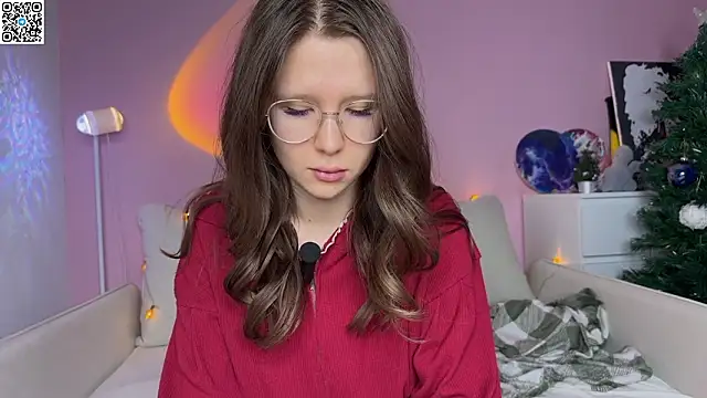 Snapshot of Ameliia_castro chatting on 01-14-26, 05:18 Ameliia castro online show from 01-14-26, 05:18