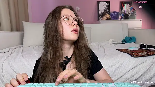 Snapshot of Ameliia_castro chatting on 03-06-26, 05:48 Ameliia castro online show from 03-06-26, 05:48