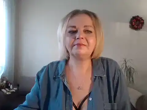 Snapshot of SofiyaPetrova chatting on 02-23-25, 05:45 SofiyaPetrova online show from 02-23-25, 05:45