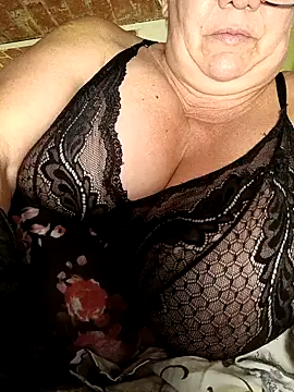 Snapshot of Glika chatting on 01-07-26, 04:20 Glika online show from 01-07-26, 04:20