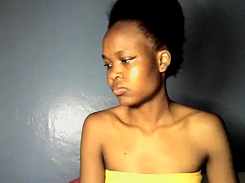 Snapshot of cyberbunnie chatting on 12-24-24, 10:28 cyberbunnie online show from 12-24-24, 10:28