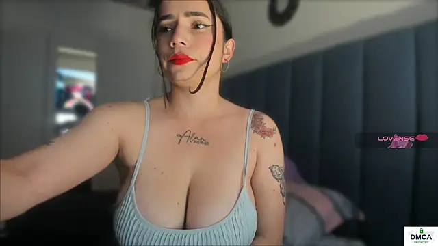 Snapshot of _Susiee_ chatting on 01-04-25, 12:27 Susiee online show from 01-04-25, 12:27
