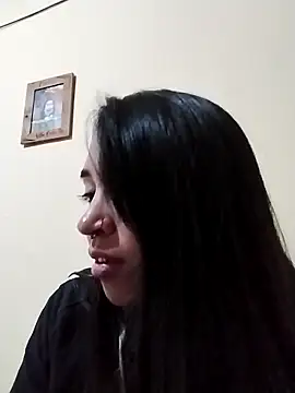 Snapshot of Annitavick1 chatting on 10-28-25, 05:44 Annitavick1 online show from 10-28-25, 05:44