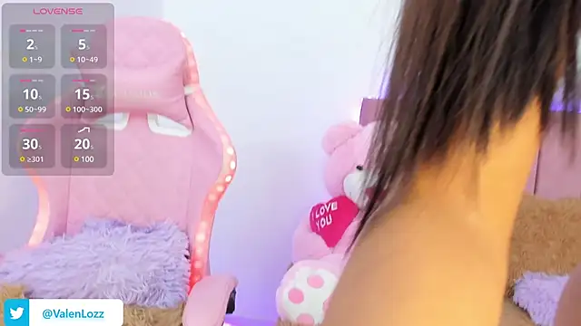 Snapshot of catty_20 chatting on 12-04-24, 08:29 catty 20 online show from 12-04-24, 08:29