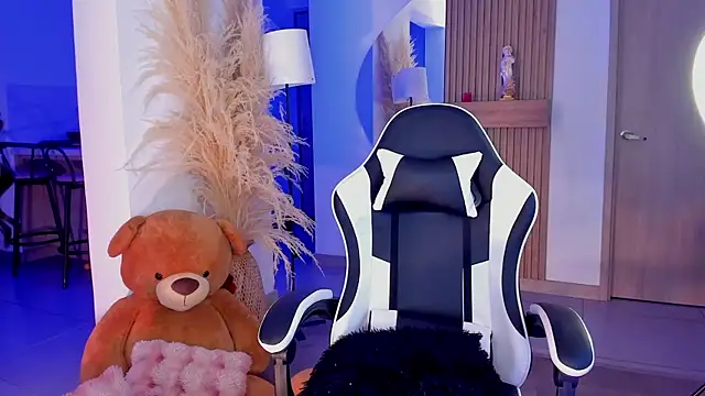 Snapshot of Charlotte__08 chatting on 03-21-26, 01:54 Charlotte 08 online show from 03-21-26, 01:54