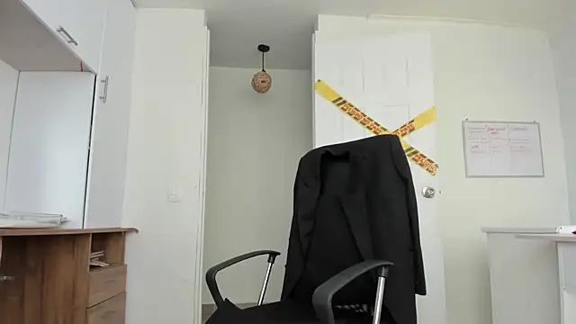 Snapshot of susana_monroy chatting on 12-18-25, 12:44 susana monroy online show from 12-18-25, 12:44