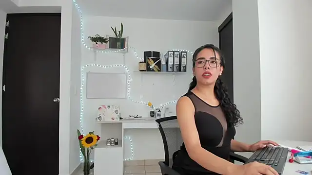 Snapshot of susana_monroy chatting on 05-06-26, 06:46 susana monroy online show from 05-06-26, 06:46