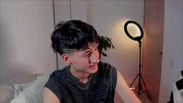 dimitri targaryen online show from 01-10-25, 03:39