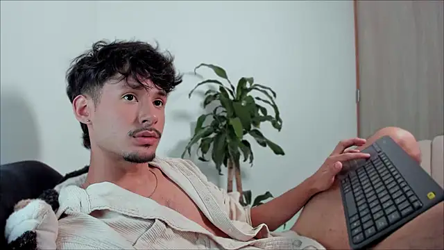 dimitri targaryen online show from 02-21-25, 02:06