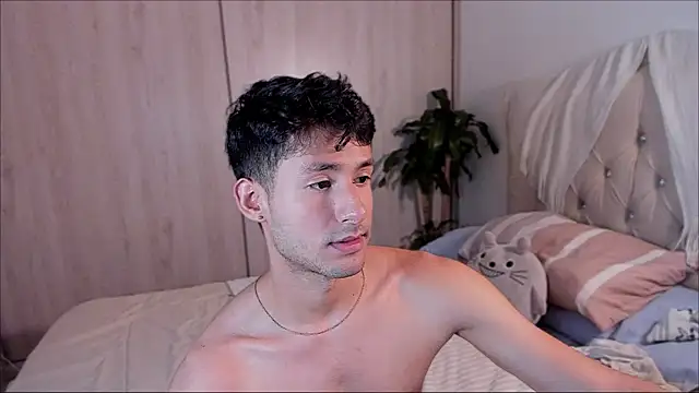 dimitri targaryen online show from 09-18-25, 01:18