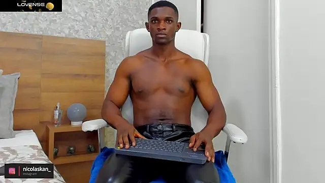 nicolaskan online show from 12-14-24, 03:04