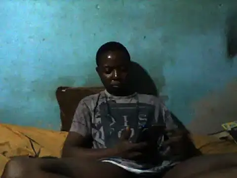 Snapshot of little__joy chatting on 02-18-25, 06:04 little joy online show from 02-18-25, 06:04