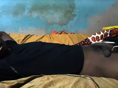 Snapshot of little__joy chatting on 02-21-25, 12:05 little joy online show from 02-21-25, 12:05