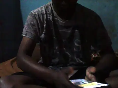 Snapshot of little__joy chatting on 11-04-25, 06:01 little joy online show from 11-04-25, 06:01