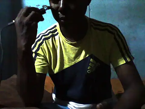 Snapshot of little__joy chatting on 12-03-25, 08:18 little joy online show from 12-03-25, 08:18