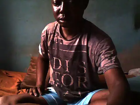 Snapshot of little__joy chatting on 12-19-25, 03:19 little joy online show from 12-19-25, 03:19