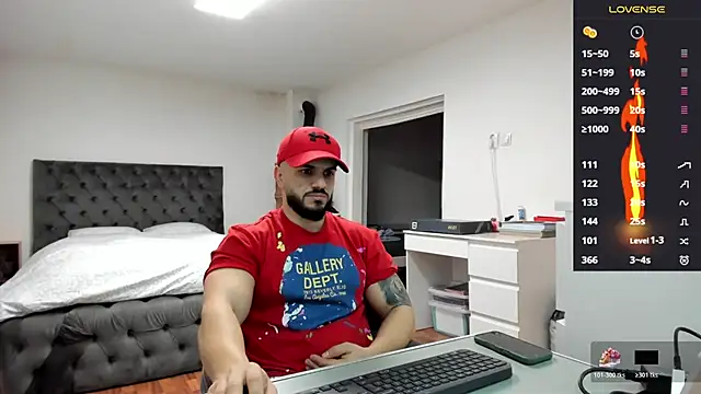 Snapshot of supermanboy94 chatting on 01-08-26, 07:10 supermanboy94 online show from 01-08-26, 07:10