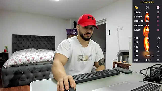 Snapshot of supermanboy94 chatting on 02-05-26, 06:51 supermanboy94 online show from 02-05-26, 06:51