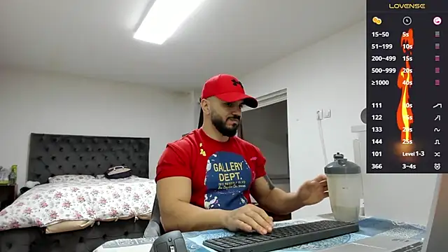 Snapshot of supermanboy94 chatting on 02-11-26, 07:02 supermanboy94 online show from 02-11-26, 07:02