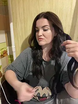 Karolina llove online show from 12-19-24, 01:29