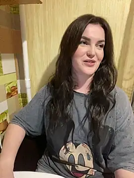 Karolina llove online show from 12-19-24, 04:35