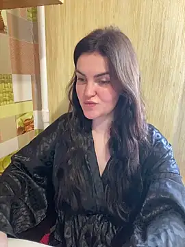 Karolina llove online show from 12-20-24, 11:21