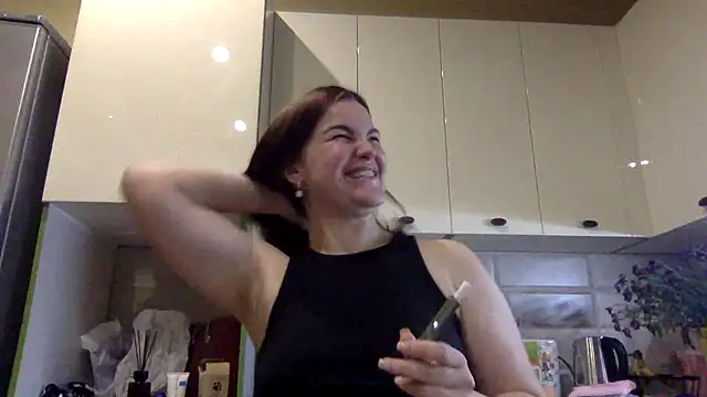 Karolina llove online show from 09-22-25, 05:04