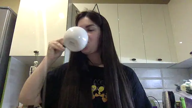 Karolina llove online show from 10-07-25, 08:06