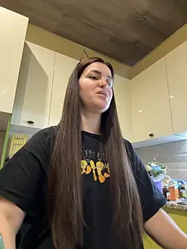 Karolina llove online show from 10-15-25, 08:31