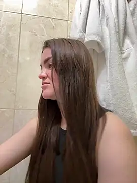 Karolina llove online show from 11-23-25, 09:58